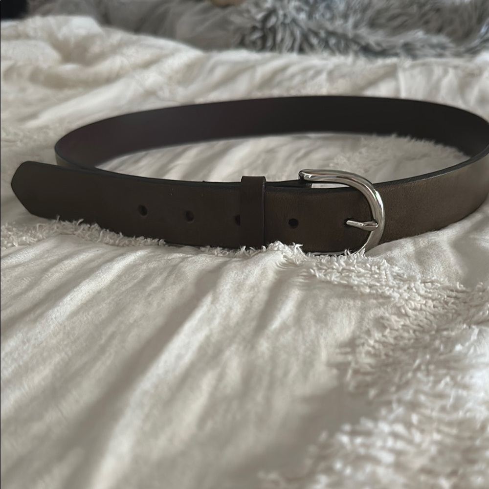 Classic Brown Leather Belt - Picture 2 of 3